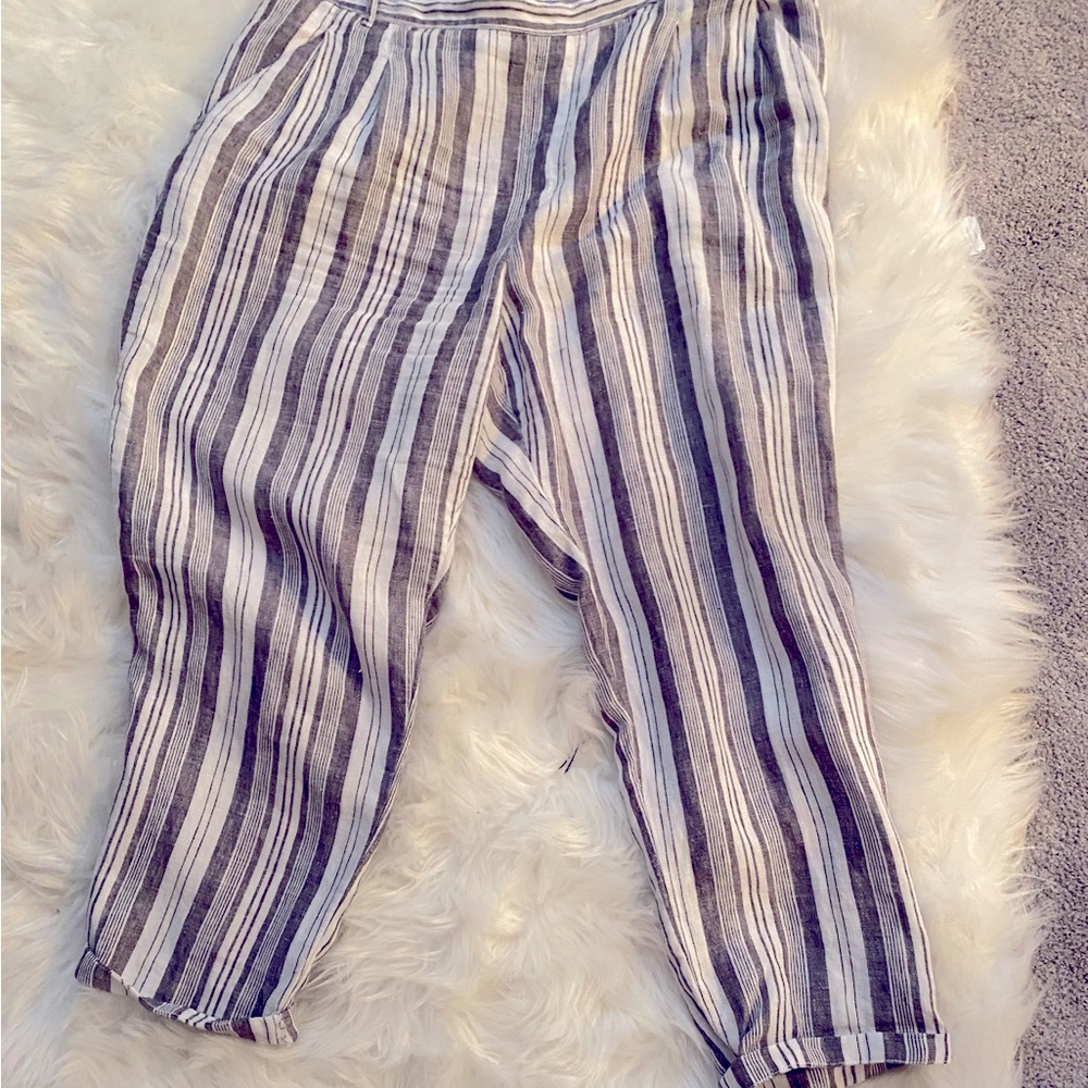 linen Ankle pants. Roll up or down hem